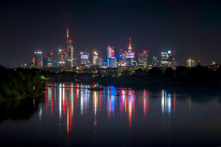 Top 3 Dzielnice Warszawy na Niezapomniane Spotkanie - Escort Warszawa VIP