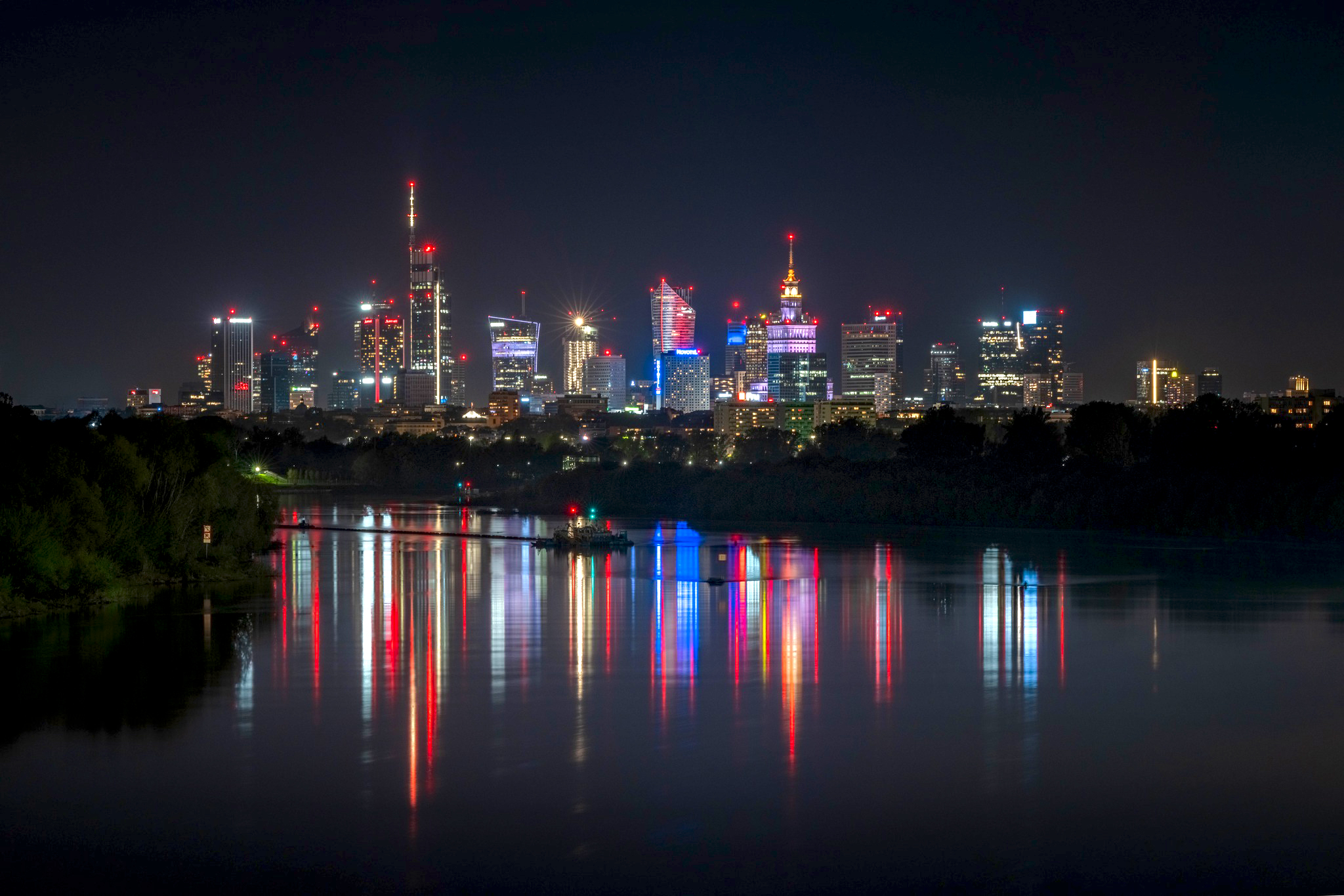 Top 3 Dzielnice Warszawy na Niezapomniane Spotkanie - Escort Warszawa VIP